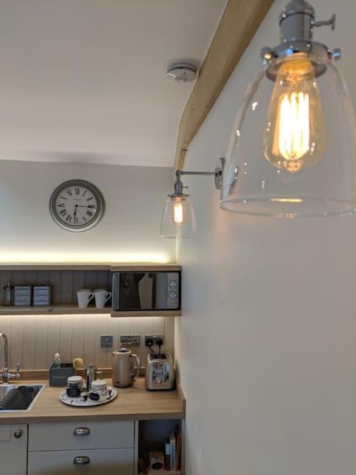 Barley - Cosy Stylish Apartment - Easy Access To Bath And Many Nearby Attractions Box  Εξωτερικό φωτογραφία